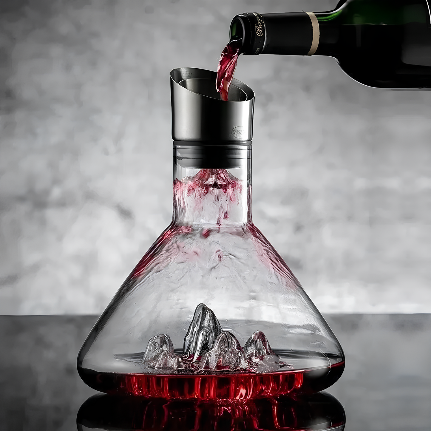 CRYSTAL CLEAR WINE DECANTER